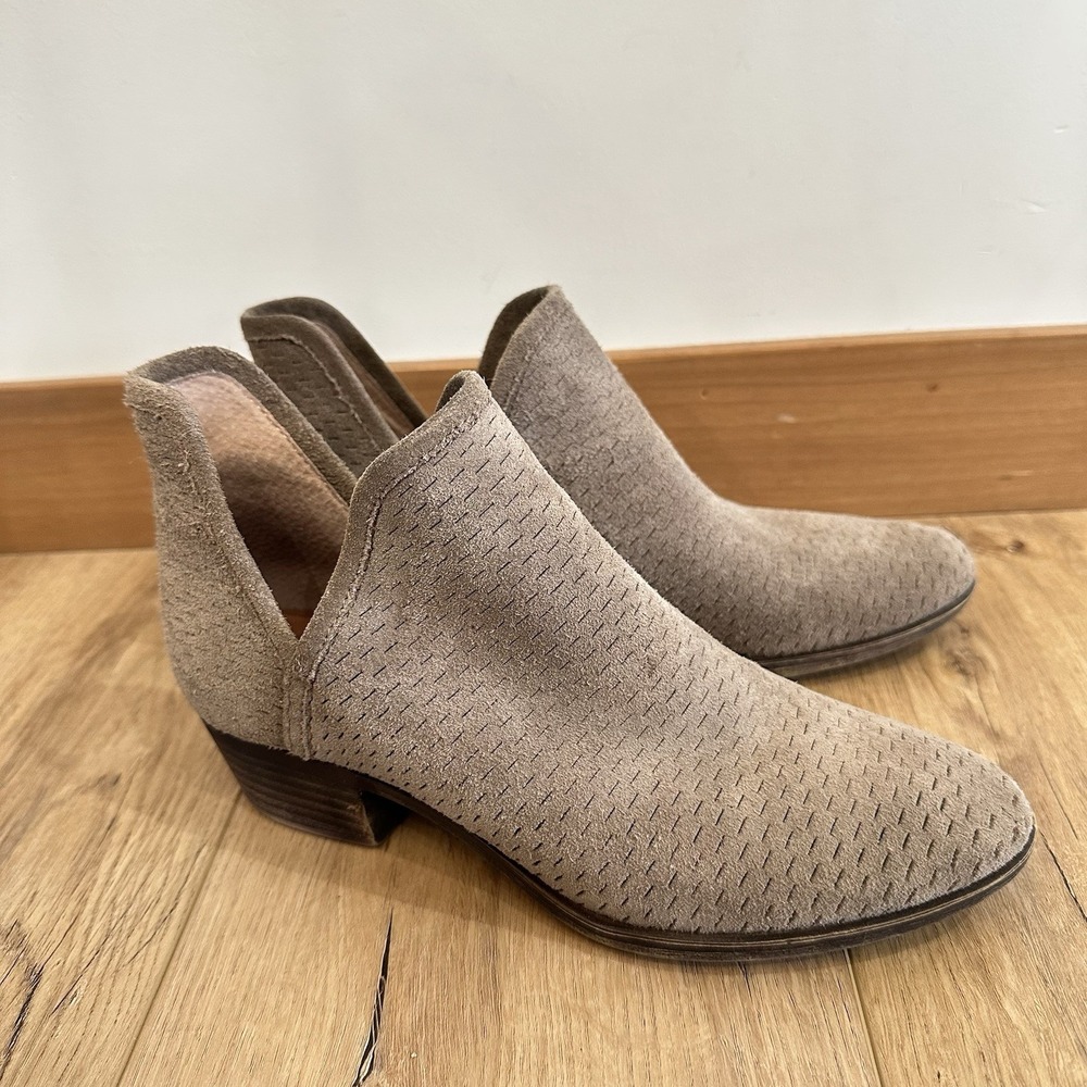 Lucky Brand Baley Ankle Bootie Size 7 Tan Suede Perforated Texture Pull On‎